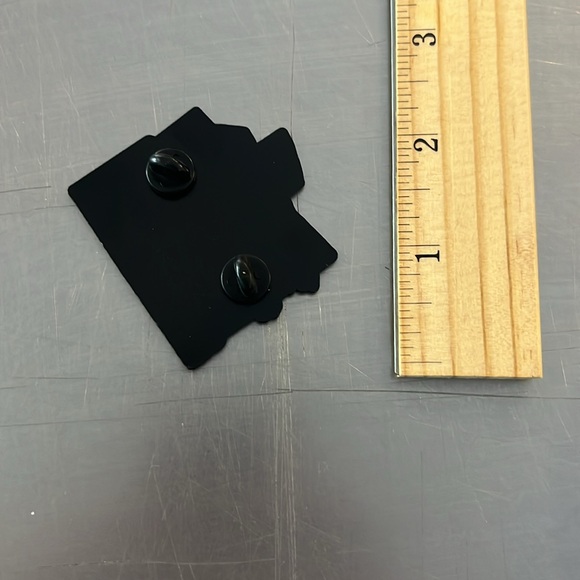 Chainsaw Man Chainsaw Devil Face Pin - Picture 3 of 3